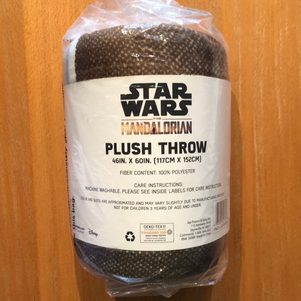 Star Wars The Mandalorian Plush Throw